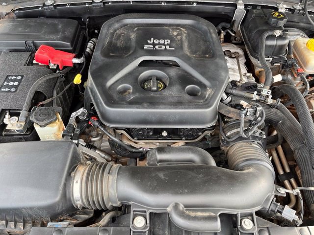 Used 2018 Jeep Wrangler Unlimited Sahara AWD/4WD image 28