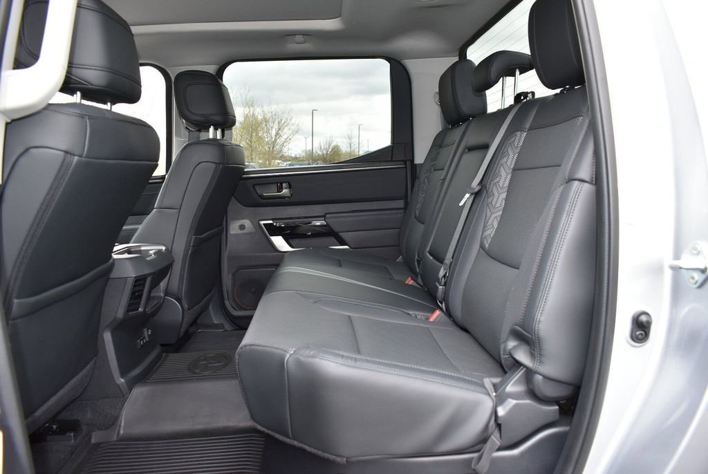 Used 2024 Toyota Tundra Limited AWD/4WD image 31