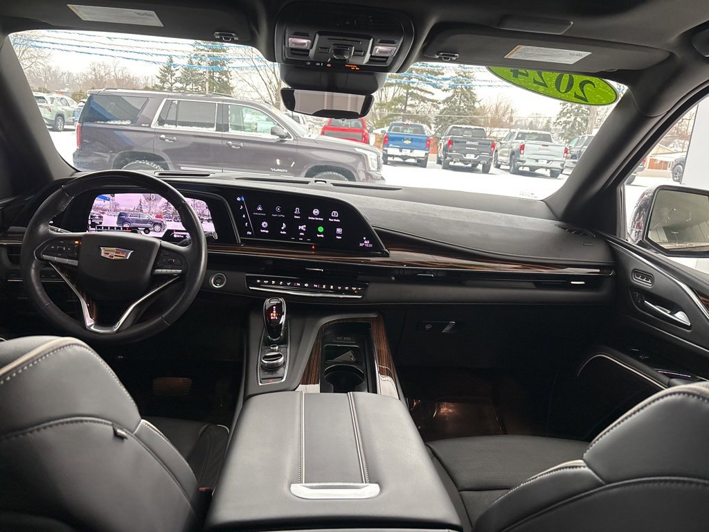 Used 2024 Cadillac Escalade ESV Premium Luxury image 38