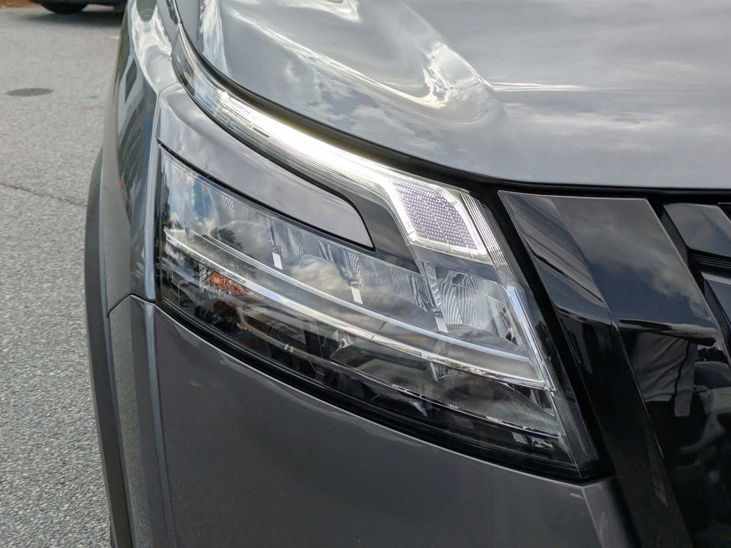 Used 2023 Nissan Pathfinder SL image 10
