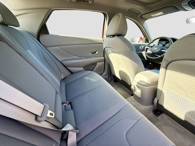 Used 2025 Hyundai Elantra SEL w/ Cargo Package FWD image 25