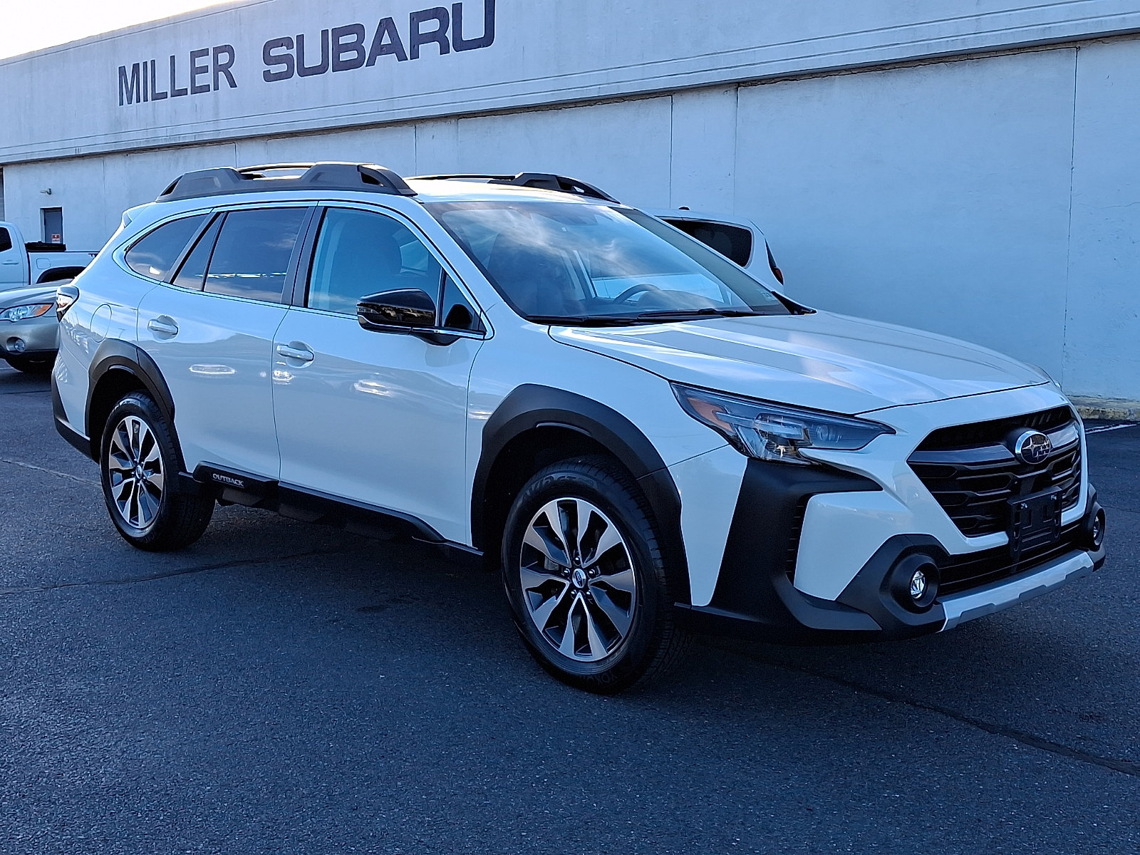 Certified 2024 Subaru Outback Limited AWD/4WD image 1