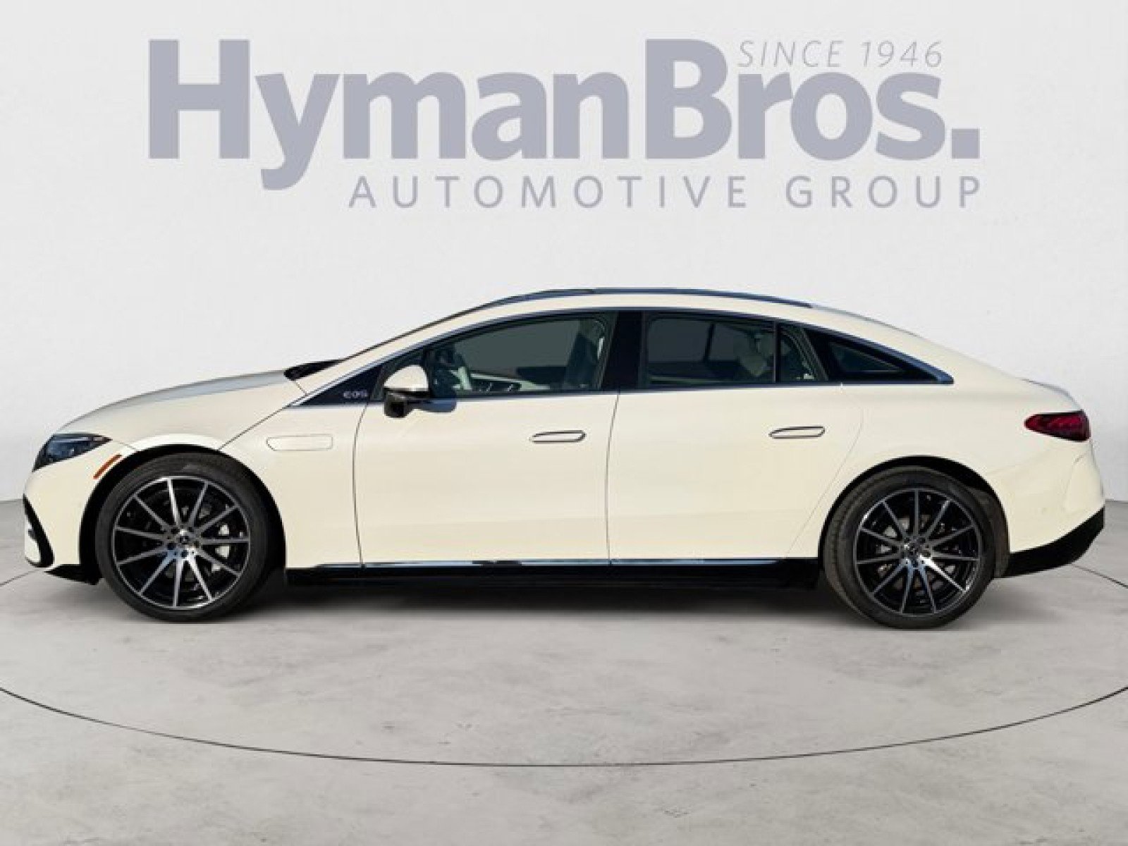 Used 2022 Mercedes-Benz EQS 580 4MATIC Sedan image 6