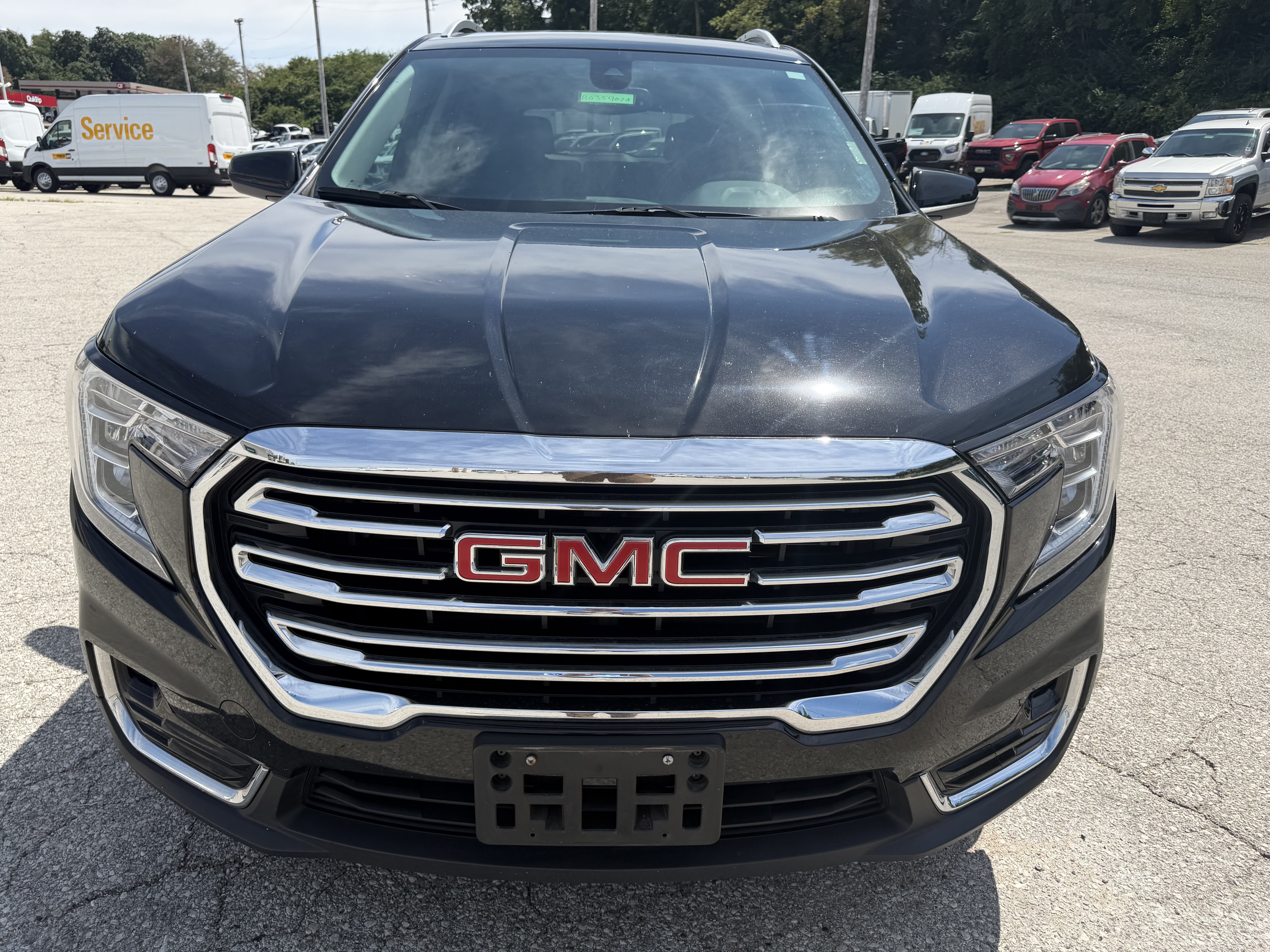 Used 2024 GMC Terrain SLT FWD image 2
