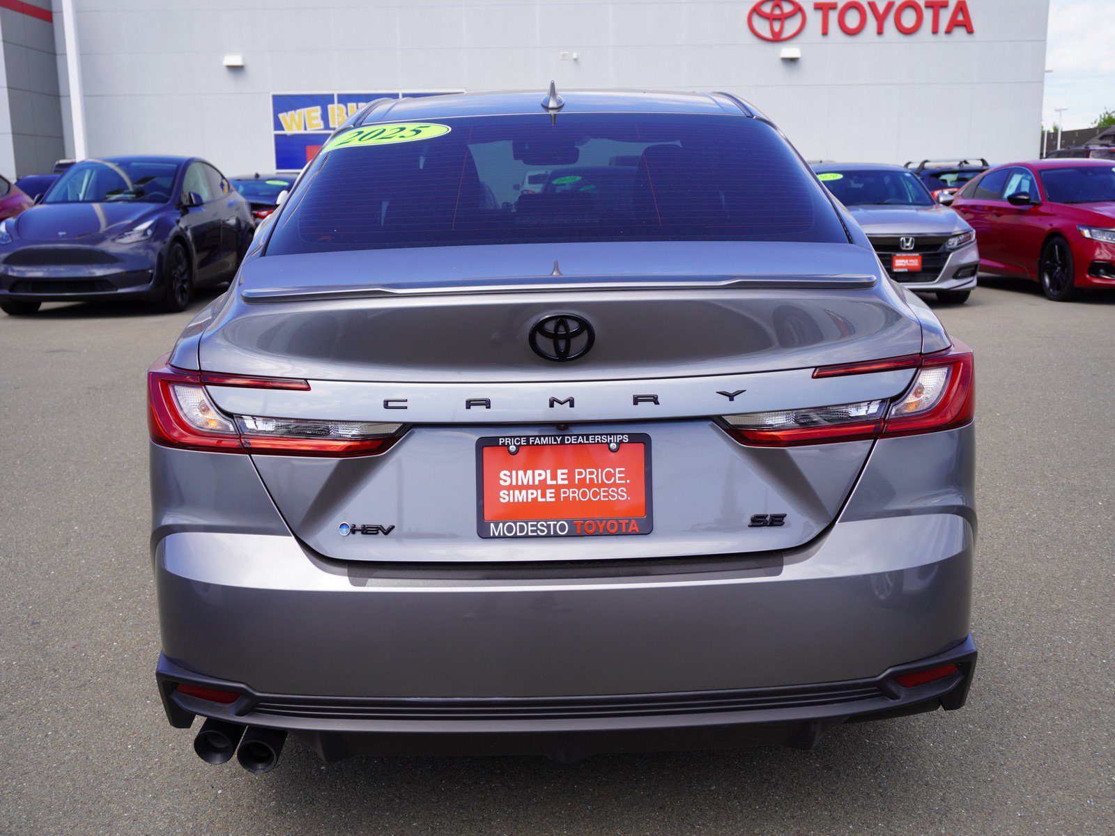 Used 2025 Toyota Camry SE w/ Convenience Package FWD image 10