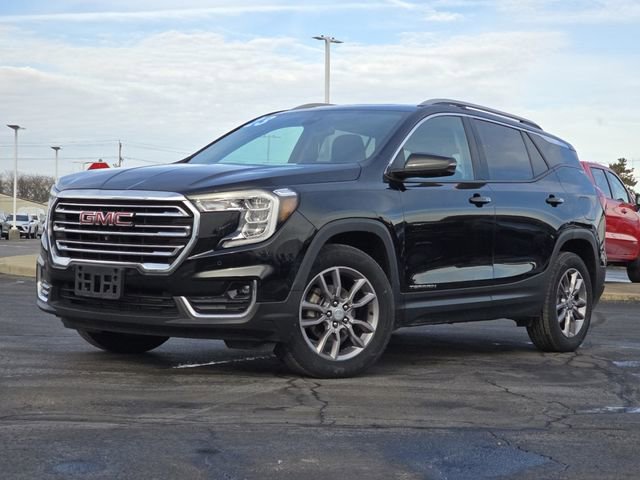 Used 2023 GMC Terrain SLT w/ Tech Package image 2