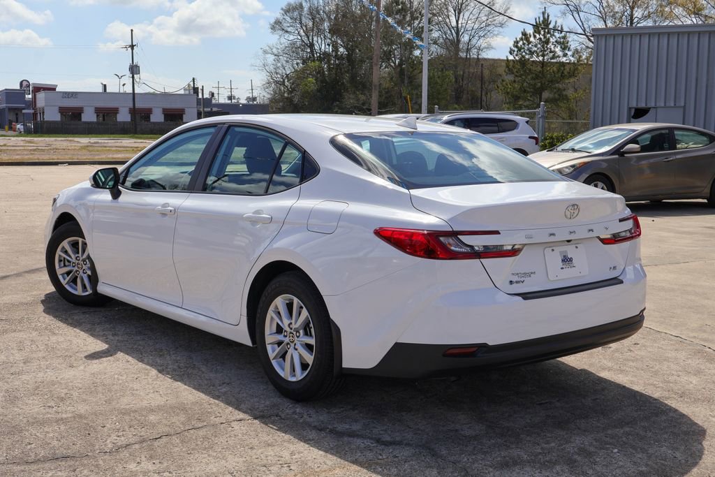 Used 2025 Toyota Camry LE w/ Convenience Package image 2