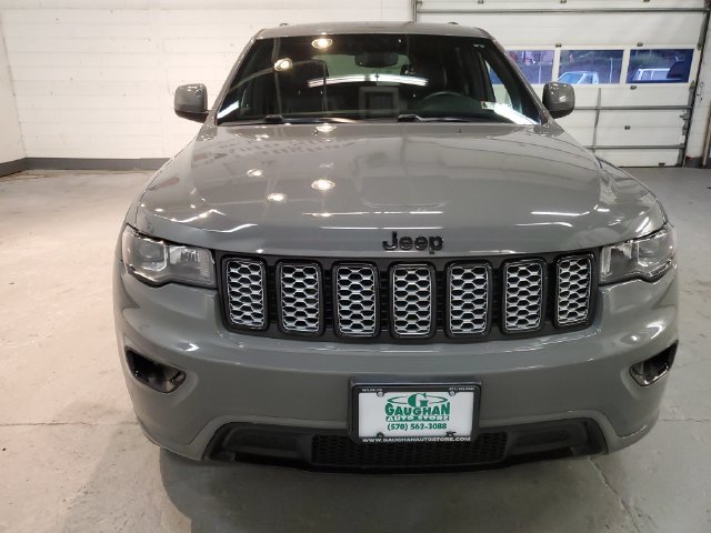 Used 2019 Jeep Grand Cherokee Altitude AWD/4WD image 9