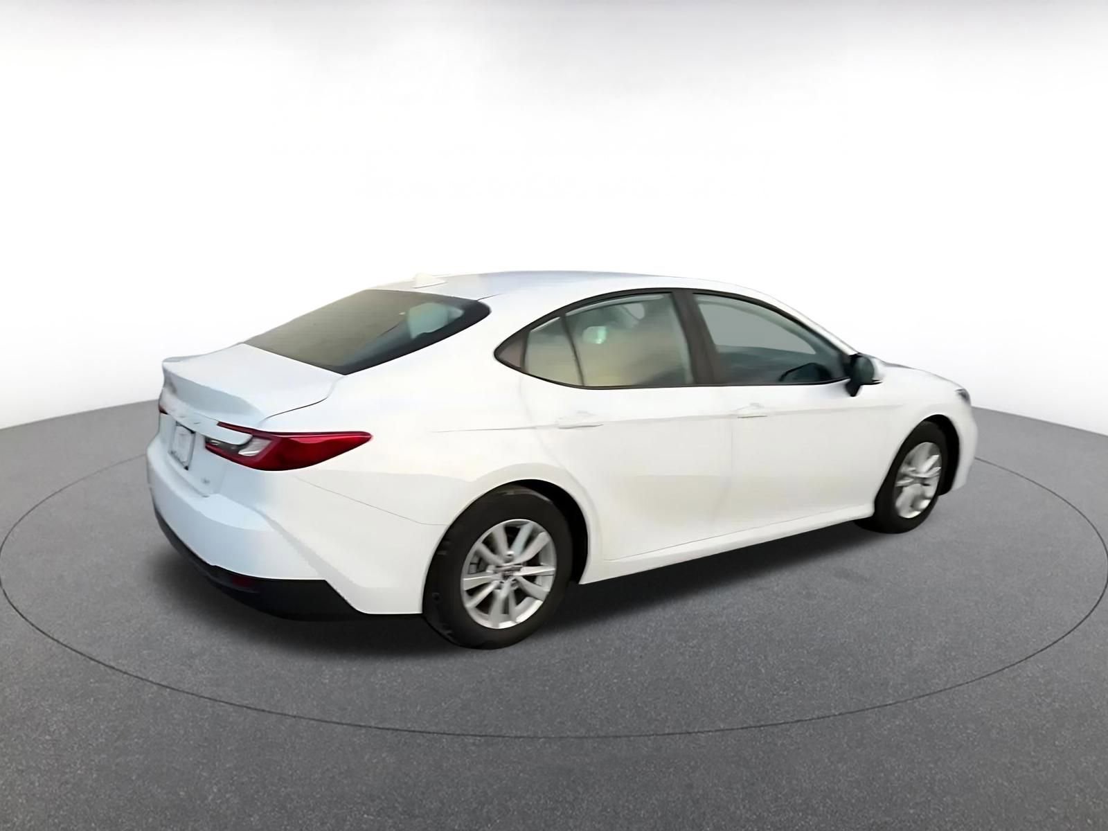 Used 2025 Toyota Camry LE image 15