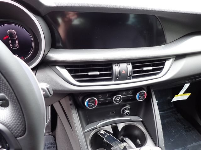 New 2025 Alfa Romeo Stelvio Sprint AWD/4WD image 18