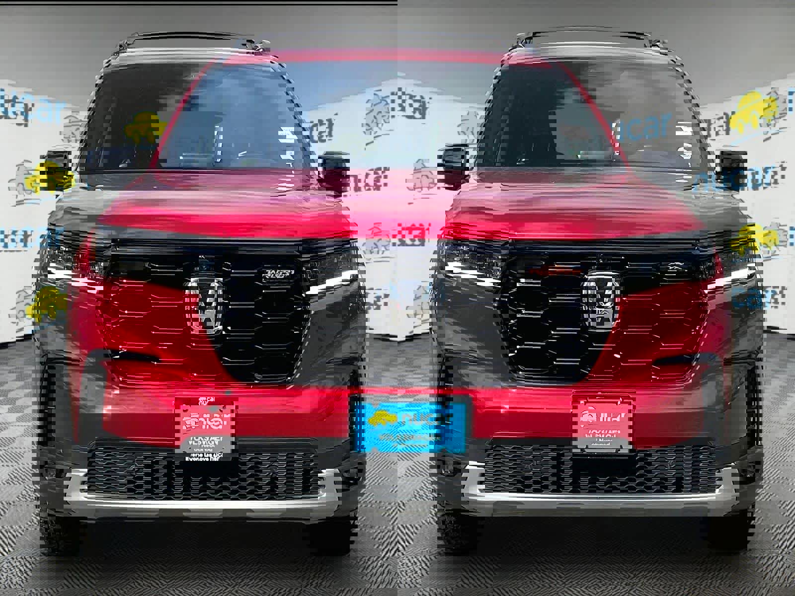 Used 2025 Honda Pilot TrailSport image 2