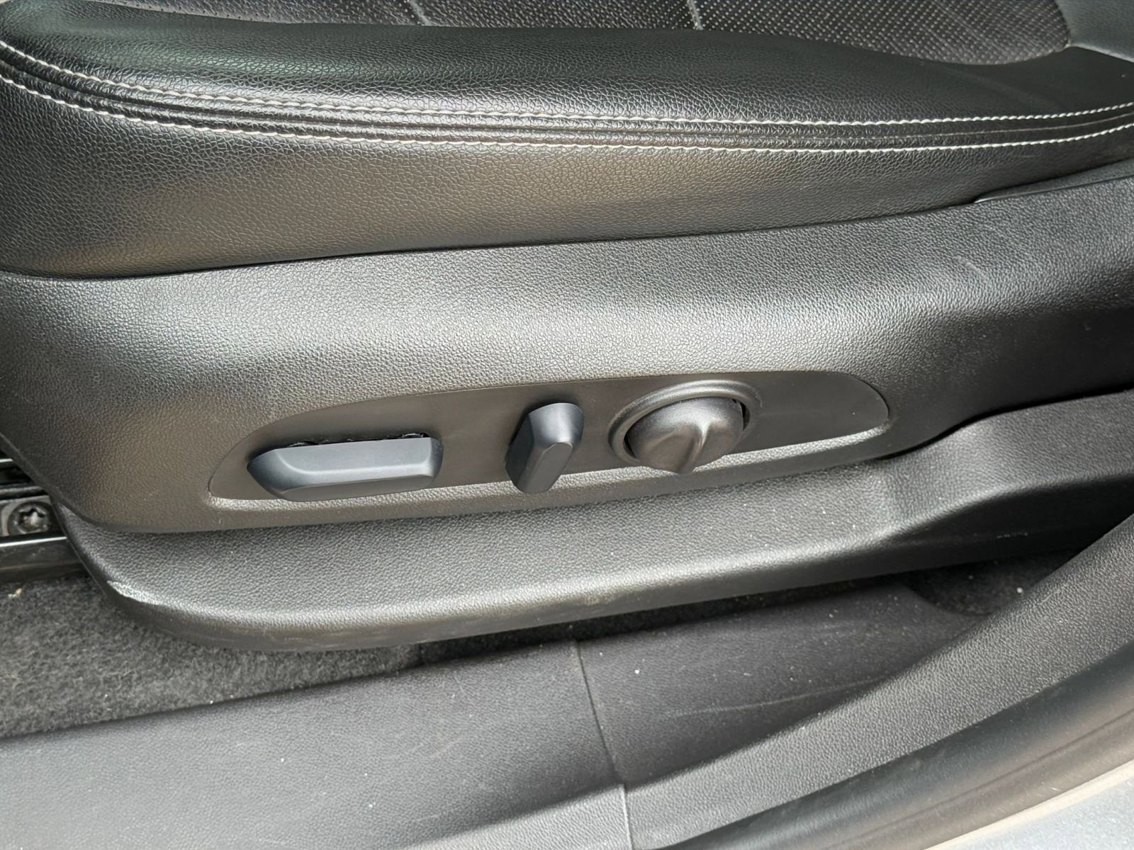 Used 2024 GMC Terrain SLT image 22