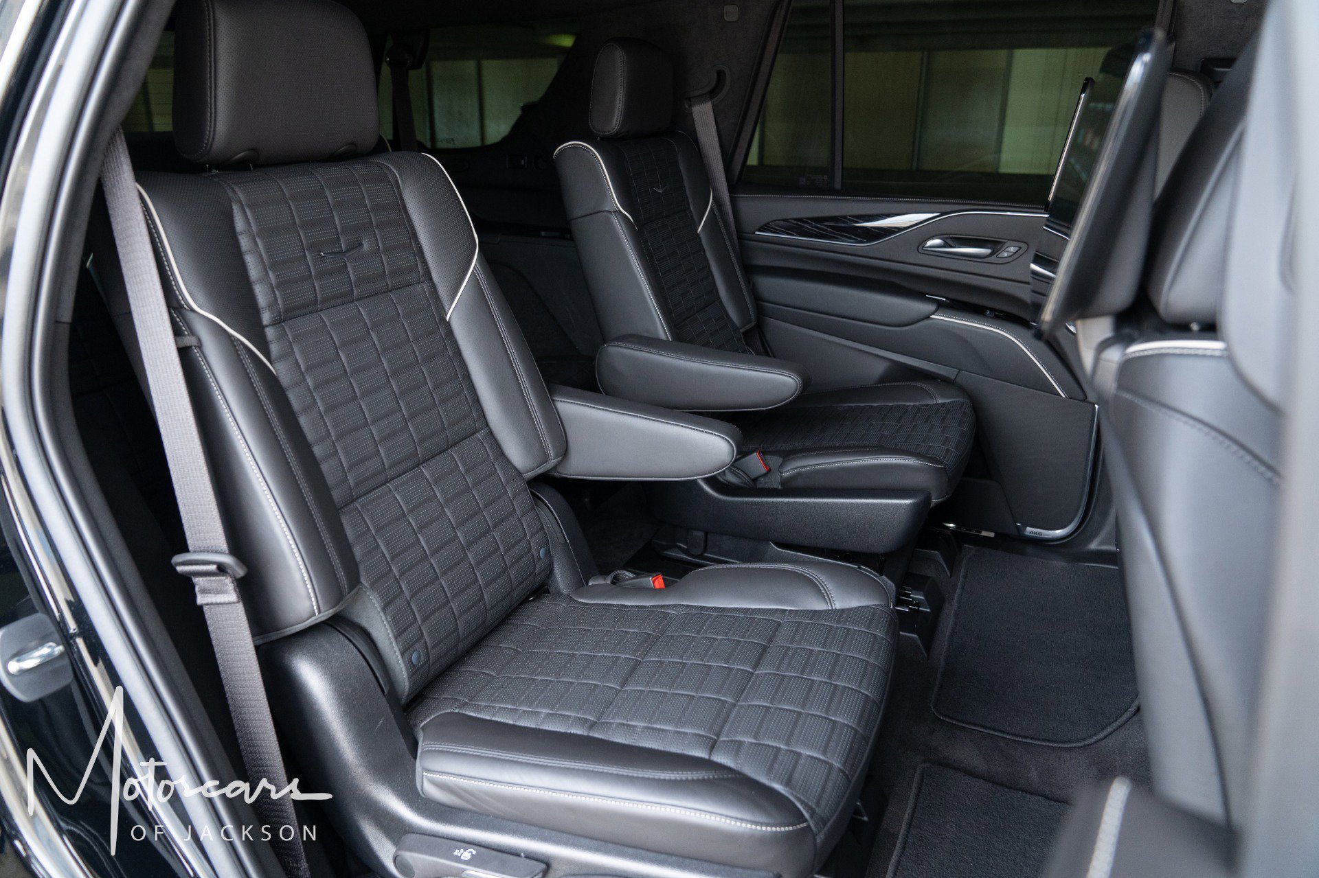 Used 2023 Cadillac Escalade V AWD/4WD image 33