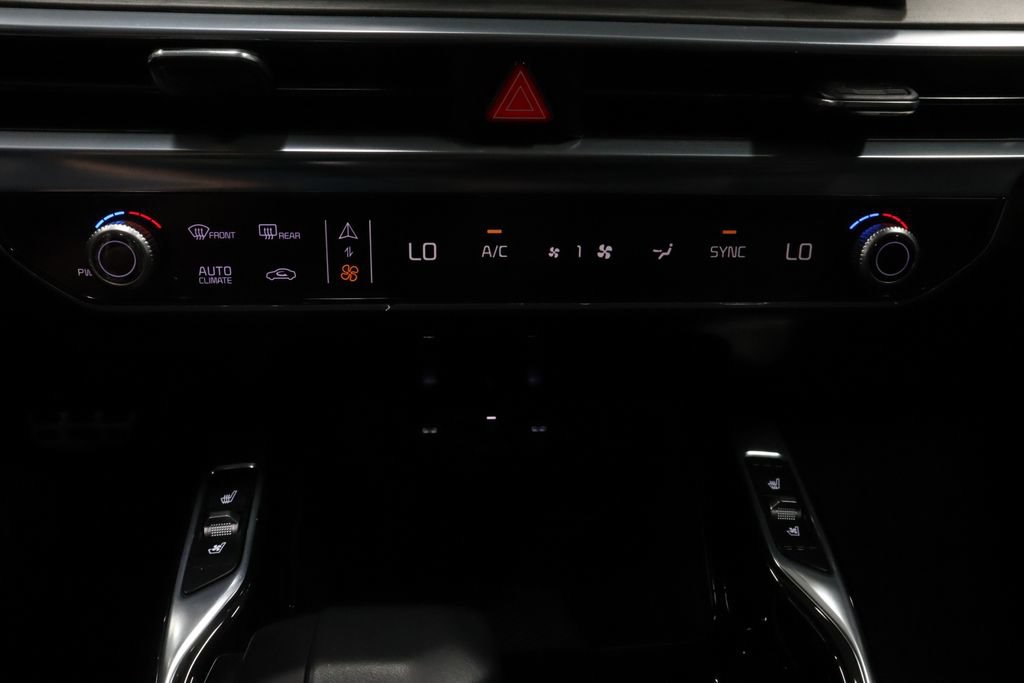 Used 2025 Kia Sorento SX AWD/4WD image 30