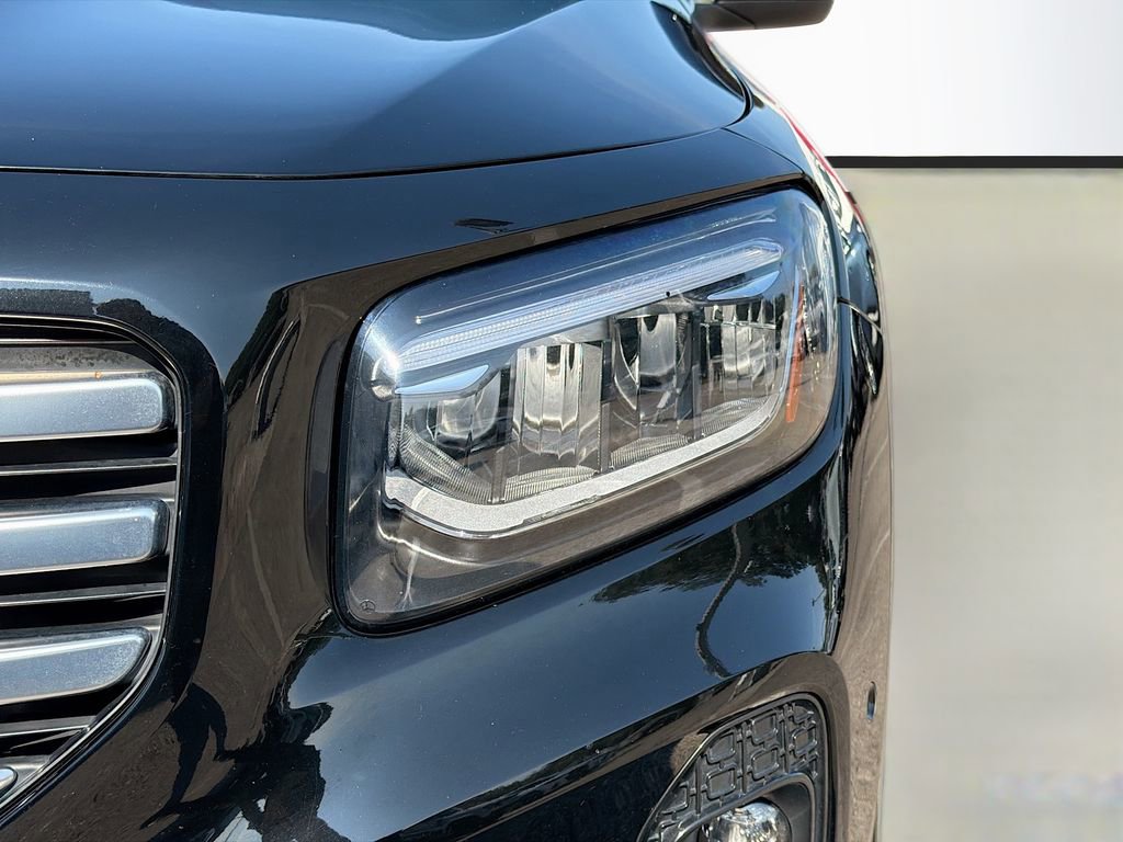 Used 2024 Mercedes-Benz GLB 250 image 9