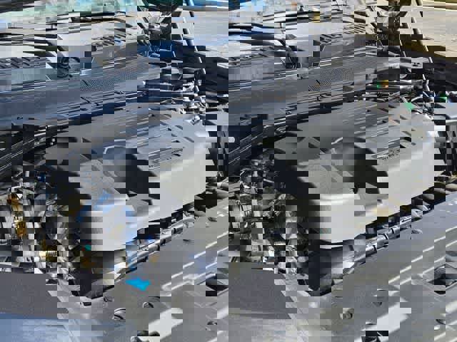 Used 2023 Land Rover Defender 130 X-Dynamic SE image 15