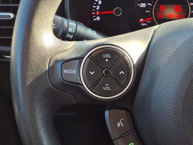 Used 2016 Kia Soul + image 13
