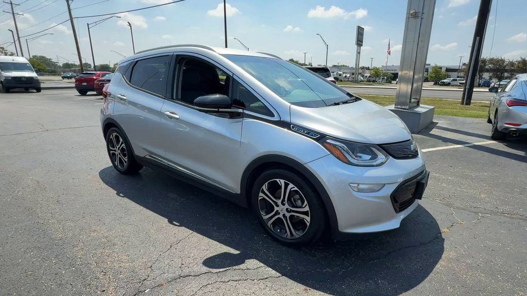 Used 2020 Chevrolet Bolt Premier w/ Infotainment Package FWD image 2