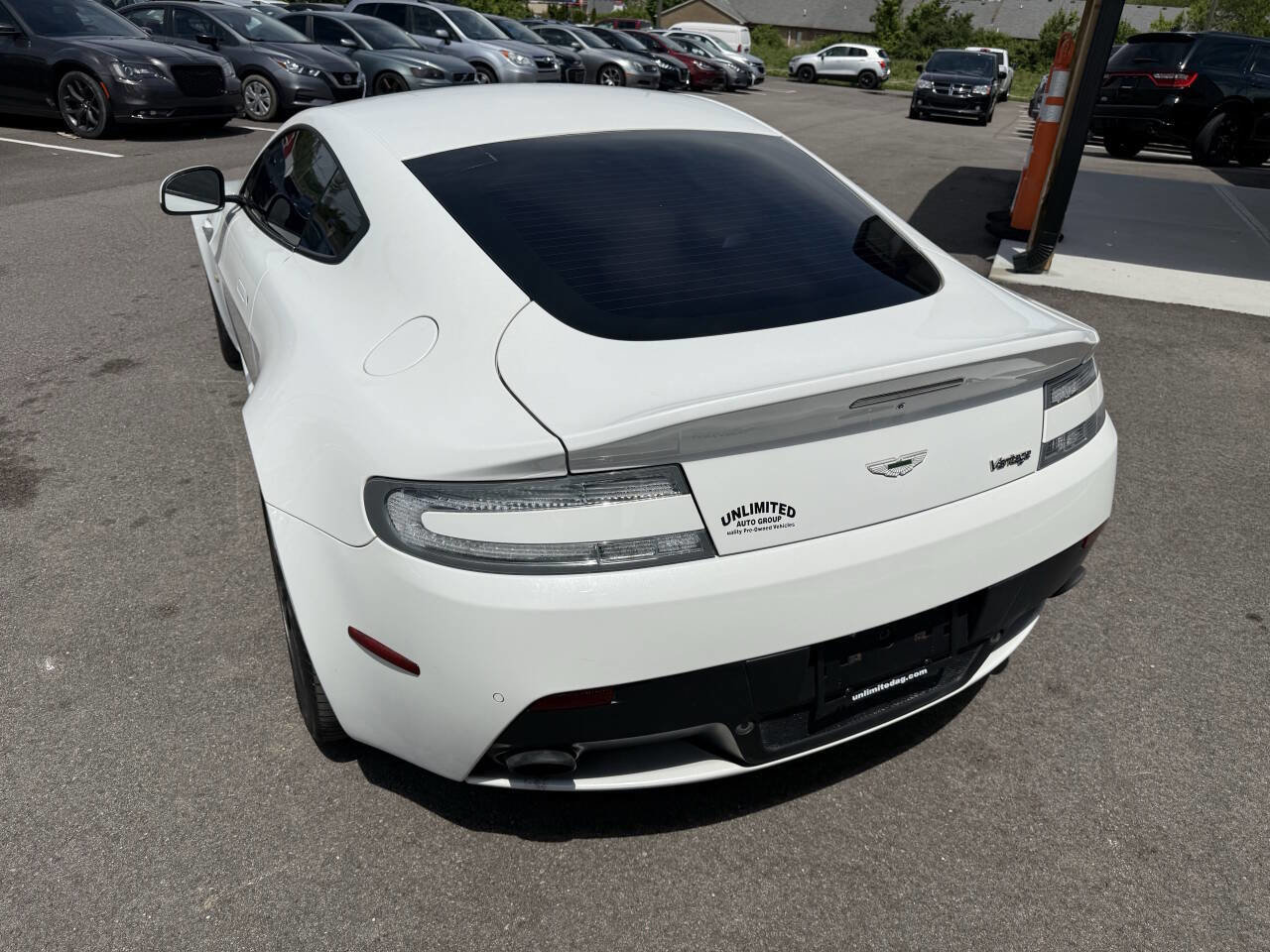 Used 2014 Aston Martin V8 Vantage Coupe RWD image 10