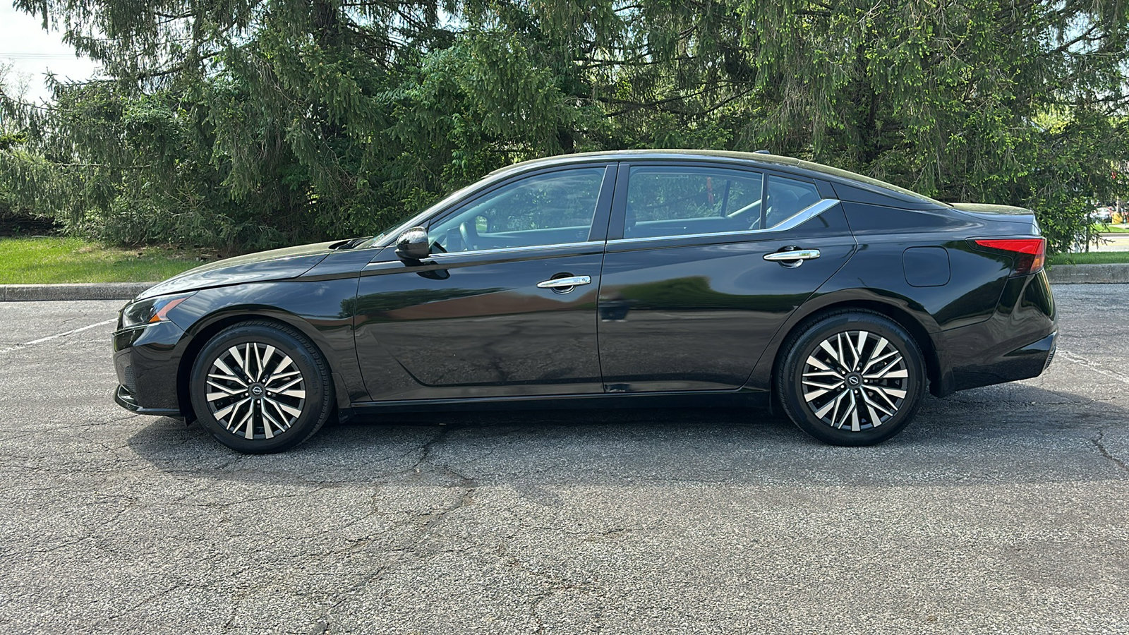 Certified 2023 Nissan Altima 2.5 SV w/ SV Premium Package image 28