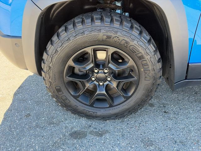 Used 2023 Jeep Cherokee Trailhawk w/ Trailer Tow Group AWD/4WD image 12