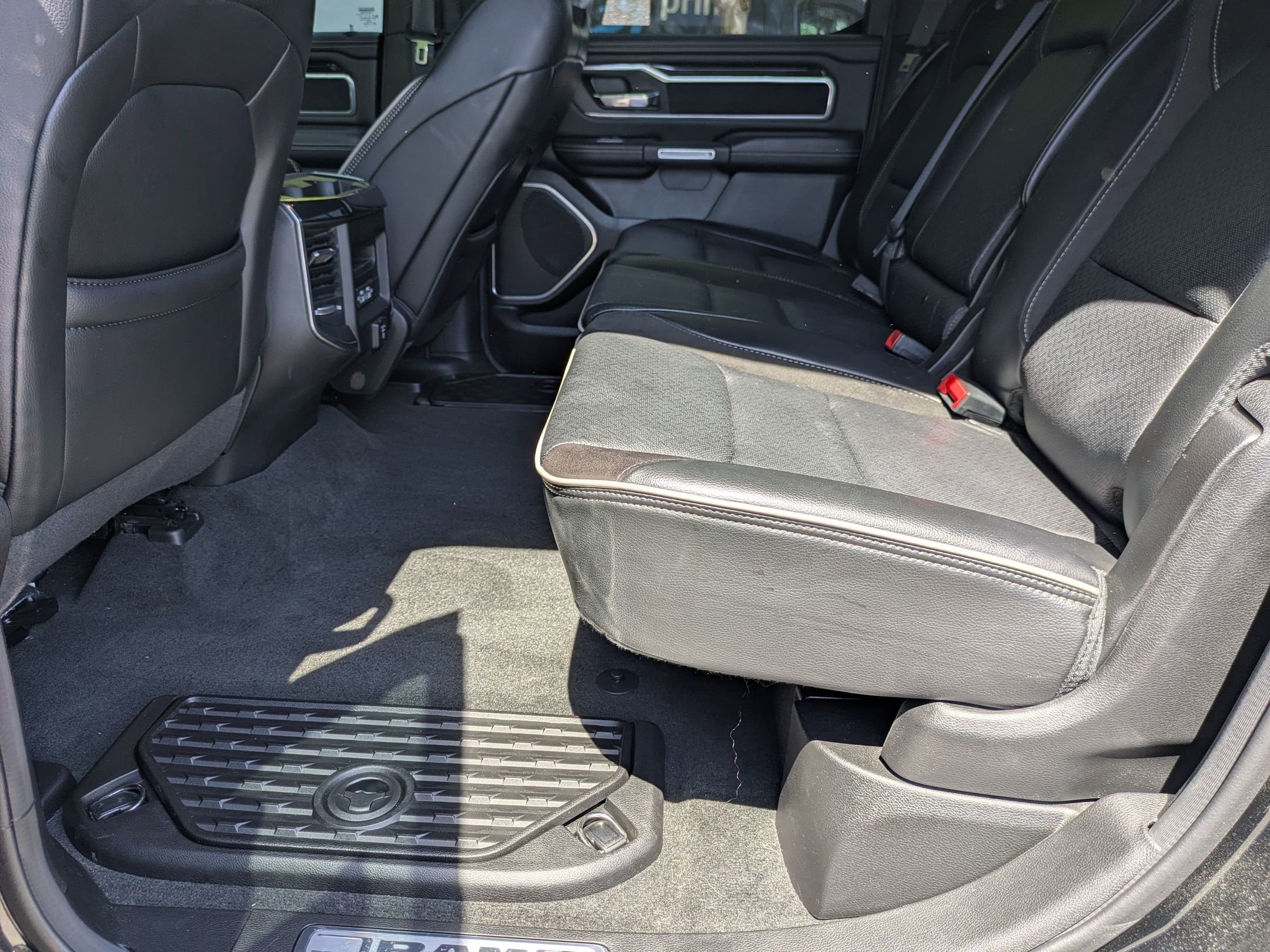 Used 2022 RAM 1500 Laramie w/ Sport Appearance Package AWD/4WD image 28