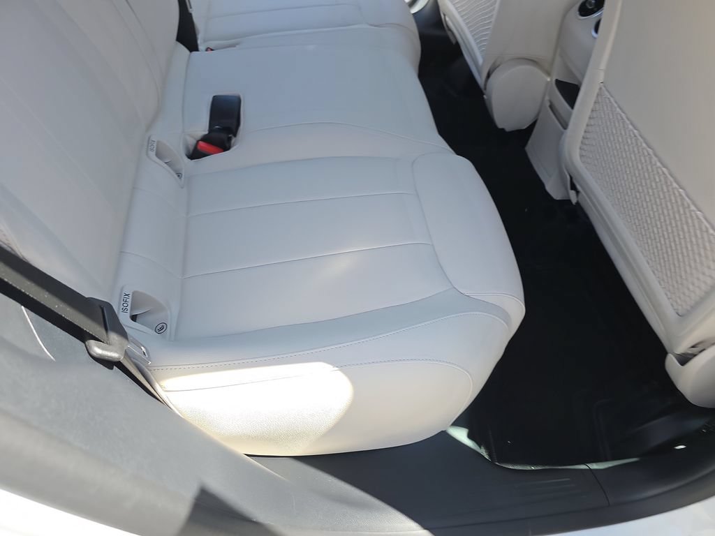 Used 2025 Mercedes-Benz GLA 250 4MATIC image 15