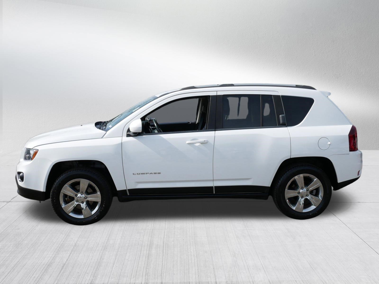 Used 2015 Jeep Compass Latitude AWD/4WD image 4