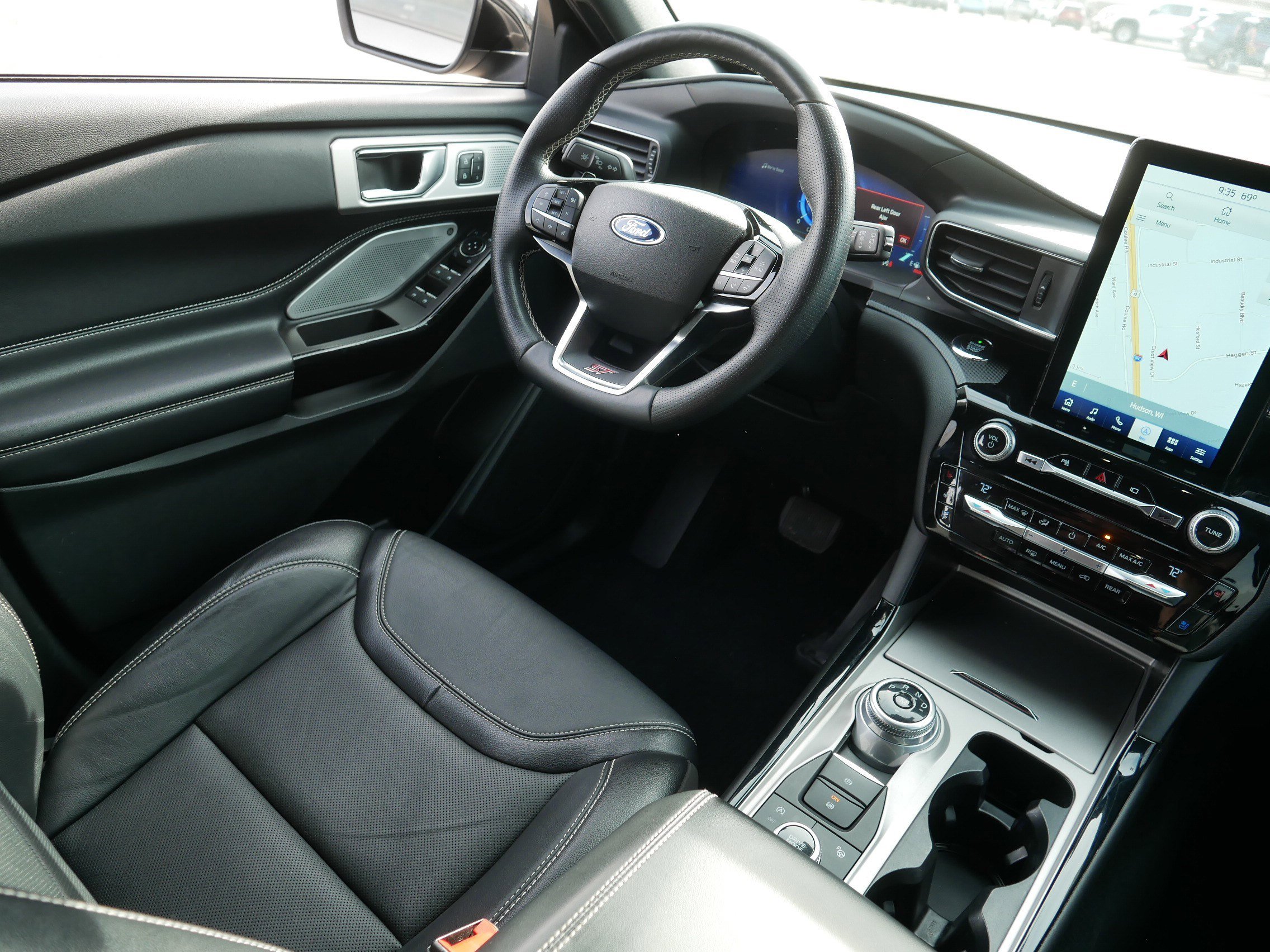 Used 2021 Ford Explorer ST w/ Equipment Group 401A image 9