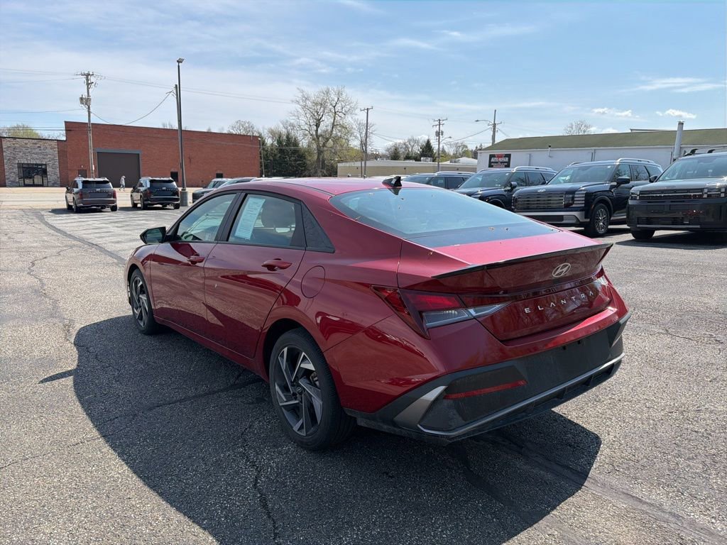Certified 2025 Hyundai Elantra Sport image 5