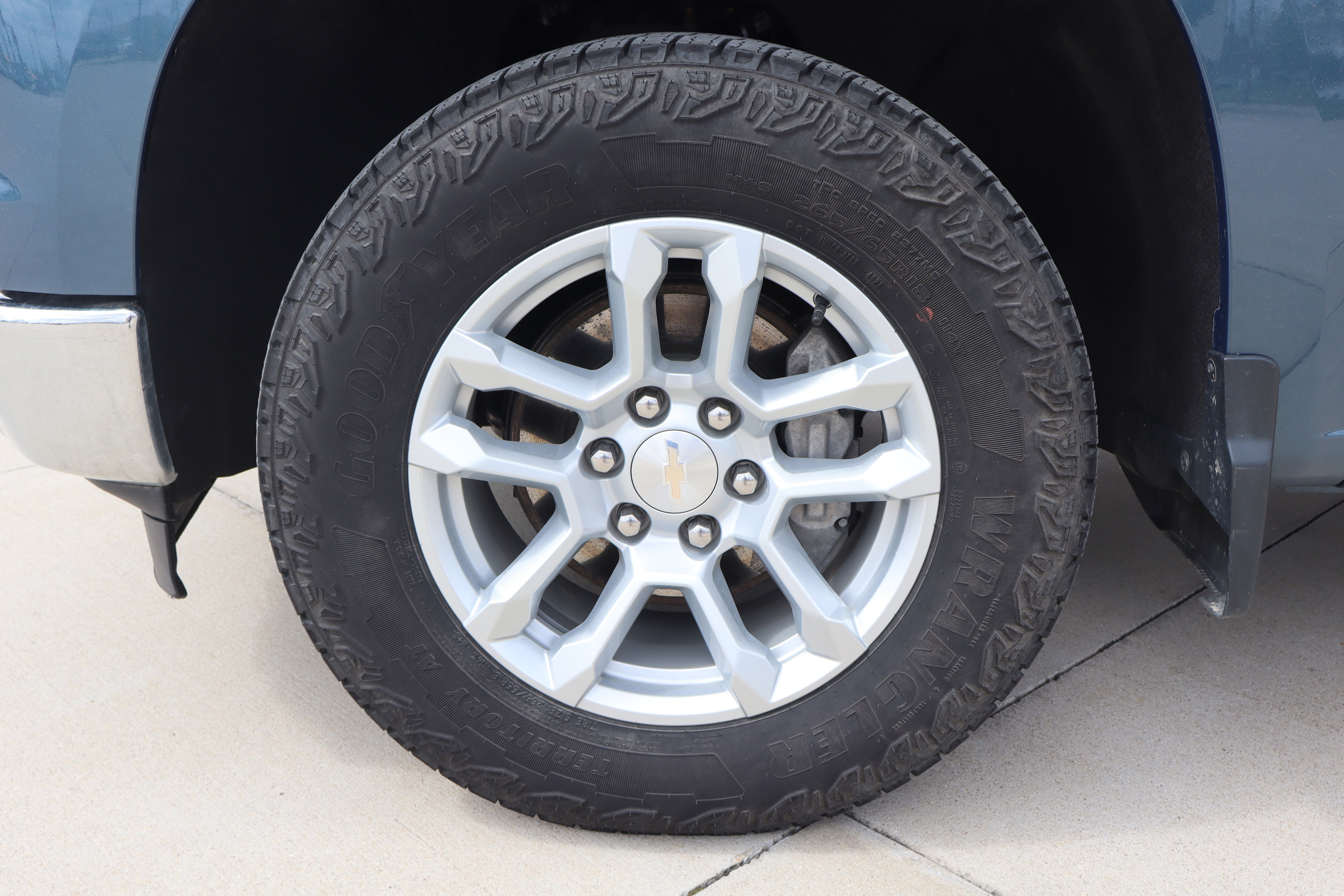 Used 2024 Chevrolet Silverado 1500 LT AWD/4WD image 27
