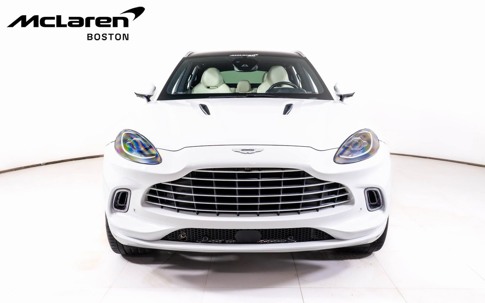 Used 2022 Aston Martin DBX AWD/4WD image 8