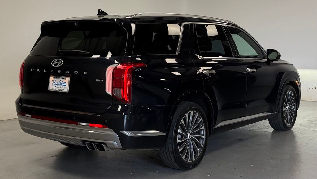 Used 2023 Hyundai Palisade Calligraphy AWD/4WD image 3