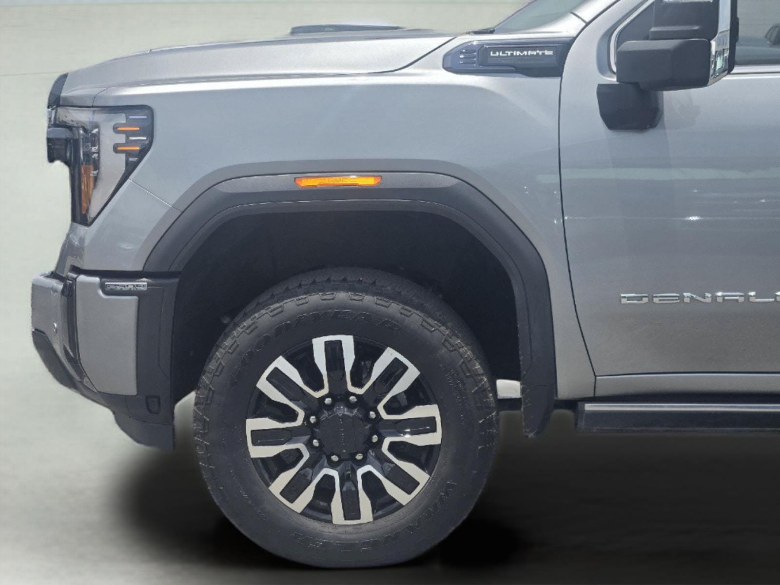 Used 2025 GMC Sierra 2500 Denali Ultimate w/ Max Trailering Package AWD/4WD image 9
