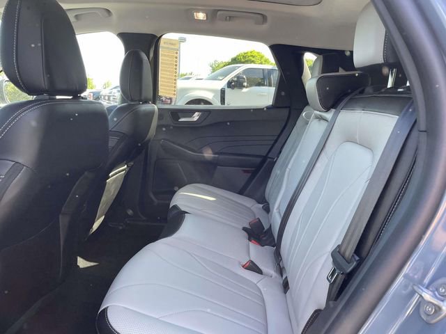 New 2025 Ford Escape SE w/ PHEV Premium Package FWD image 31