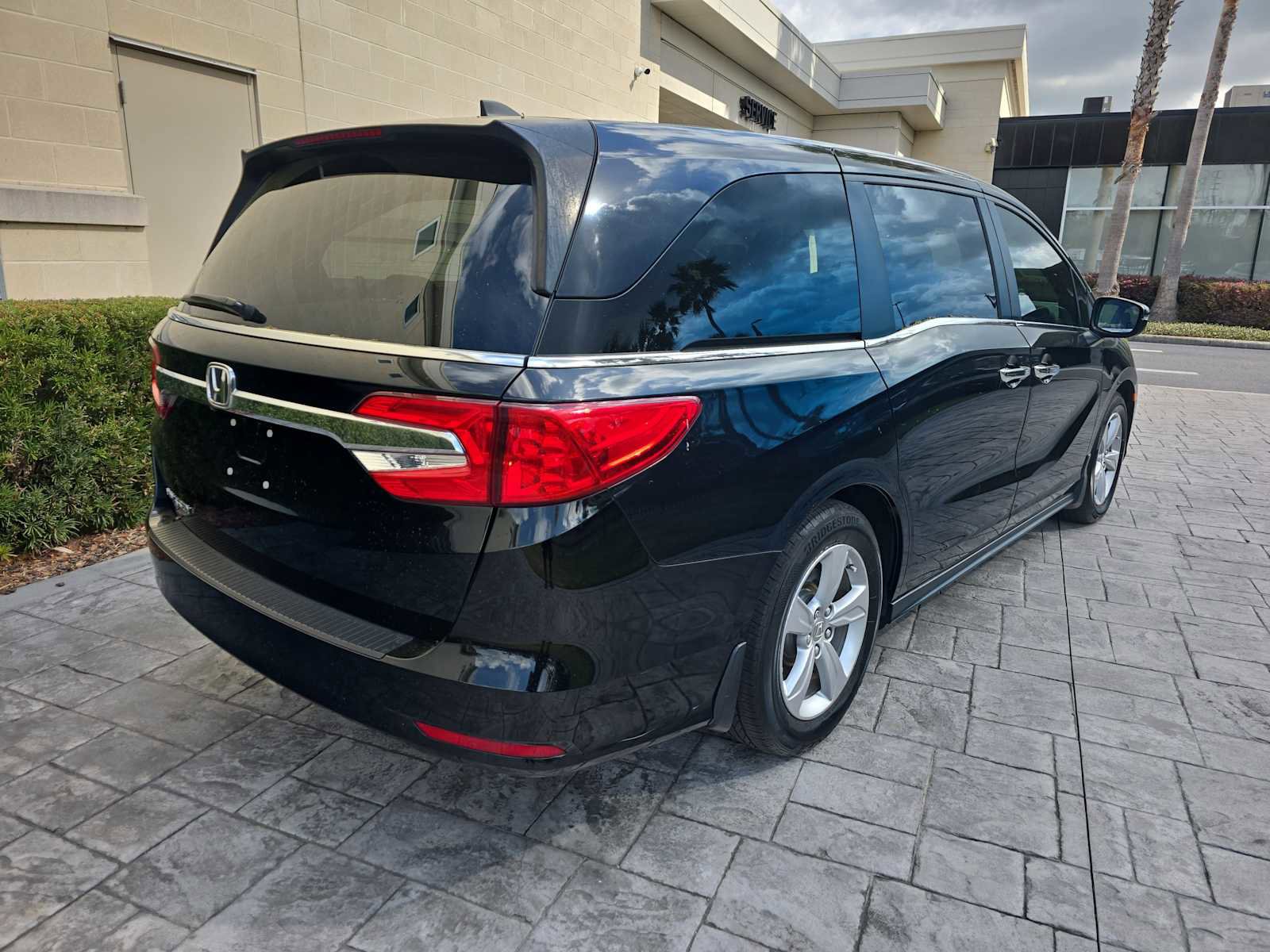 Used 2019 Honda Odyssey EX image 3