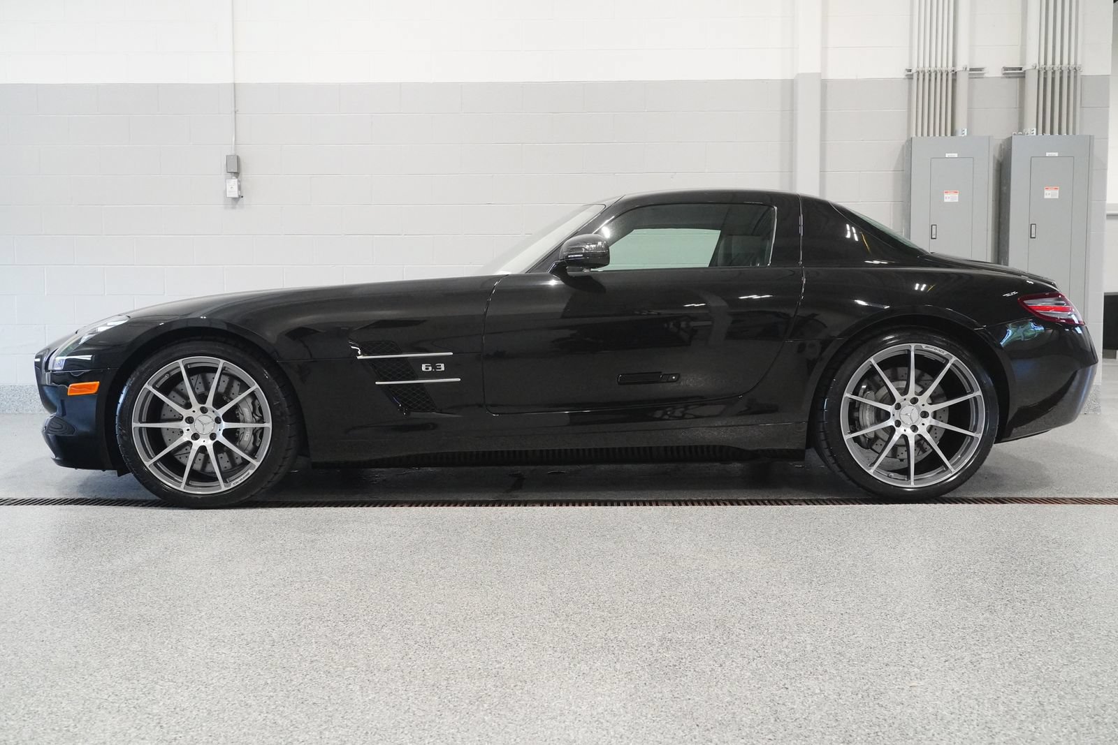 Used 2011 Mercedes-Benz SLS AMG Coupe image 4