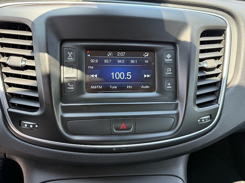 Used 2016 Chrysler 200 Limited FWD image 22