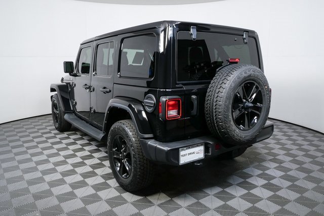 Used 2022 Jeep Wrangler Unlimited Sahara image 25