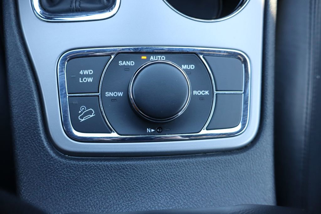 Used 2021 Jeep Grand Cherokee Limited AWD/4WD image 10