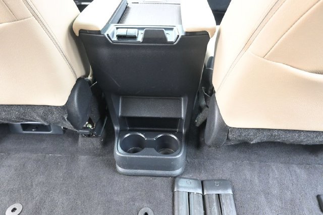 Used 2021 Toyota Sienna XLE FWD image 32
