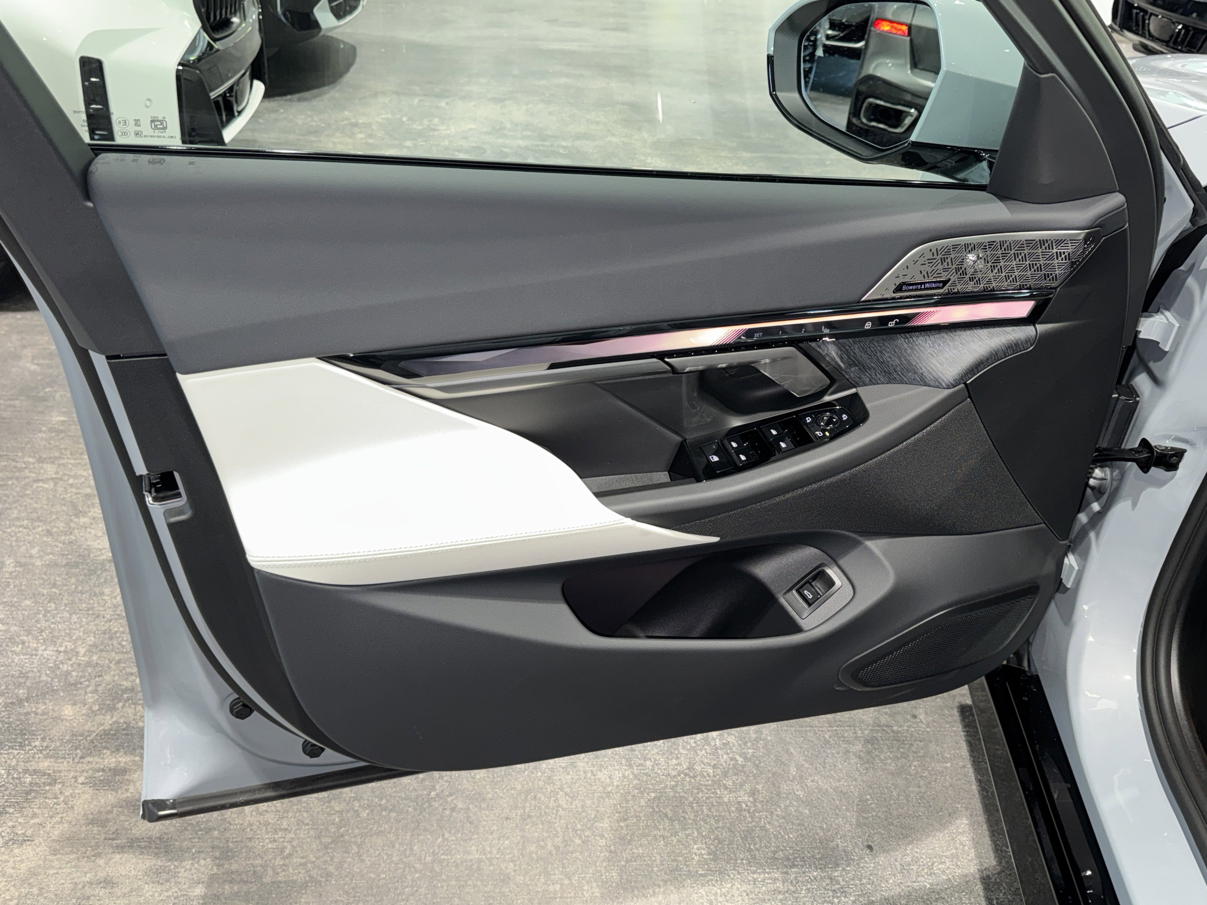 New 2026 BMW i5 eDrive40 w/ M Sport Package image 13