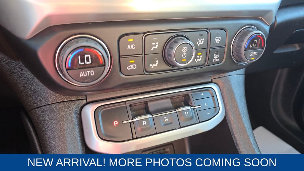 Used 2022 GMC Acadia SLT w/ Elevation Edition image 19