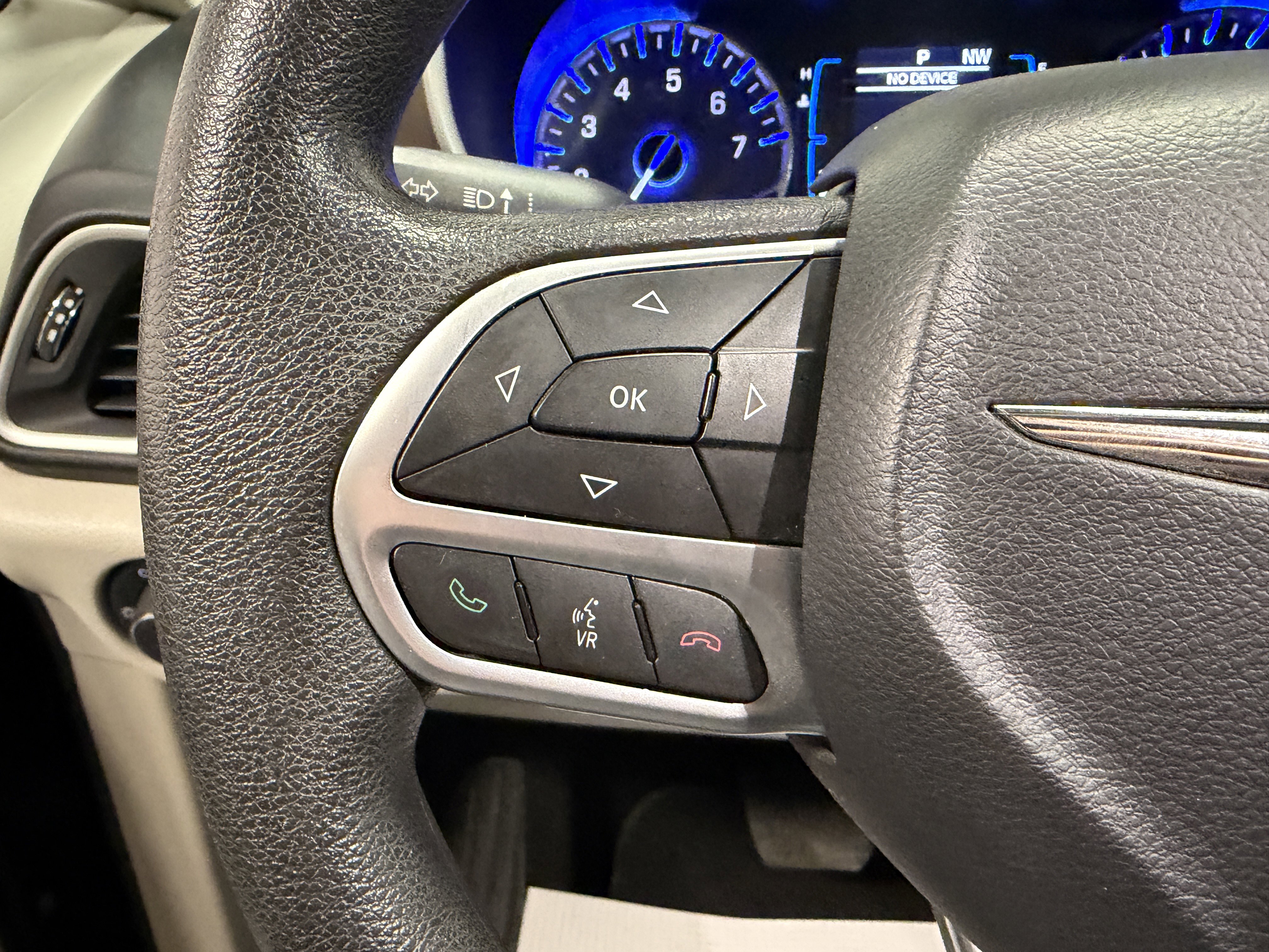 Used 2017 Chrysler Pacifica Touring w/ Tire & Wheel Group image 14