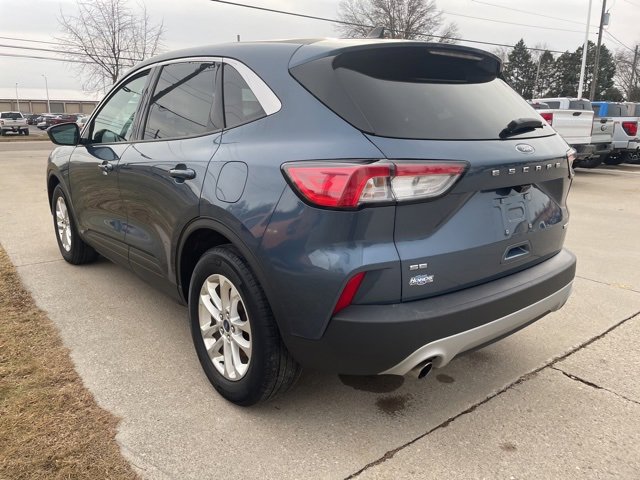 Used 2020 Ford Escape SE image 2