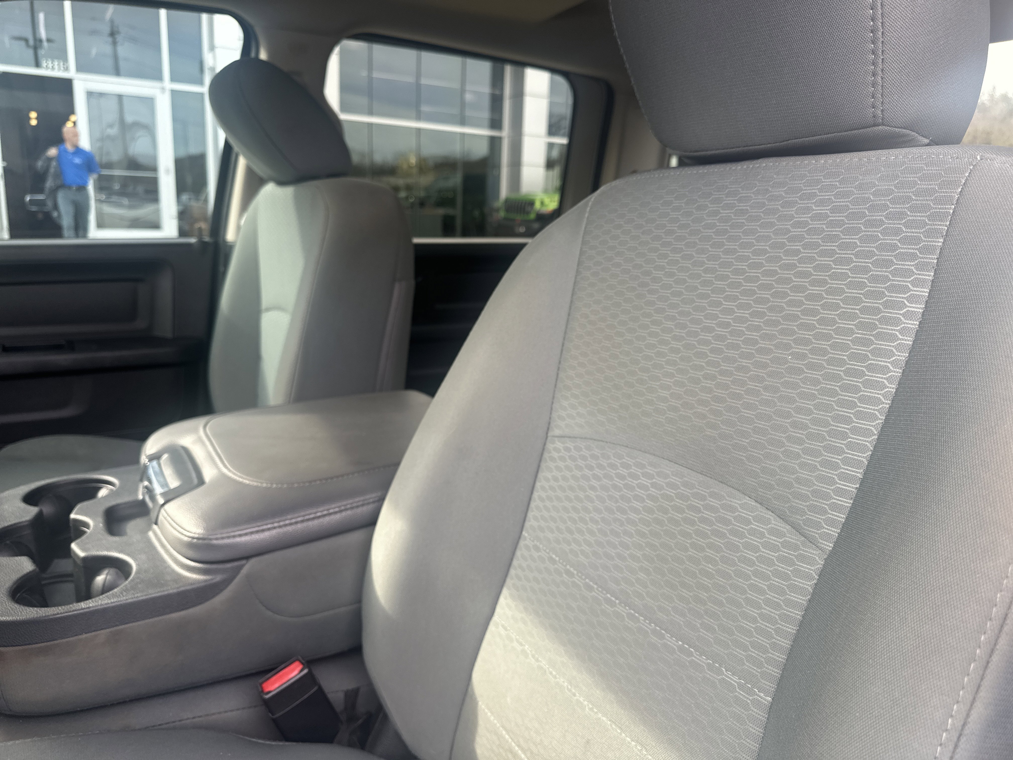 Used 2016 RAM 2500 Tradesman w/ Chrome Appearance Group image 17