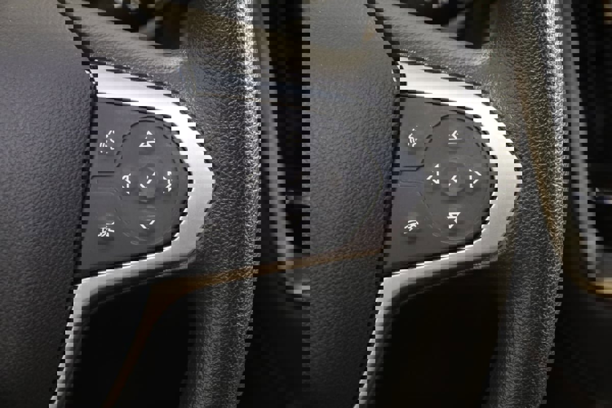 Used 2021 Chevrolet Traverse LS AWD/4WD image 31