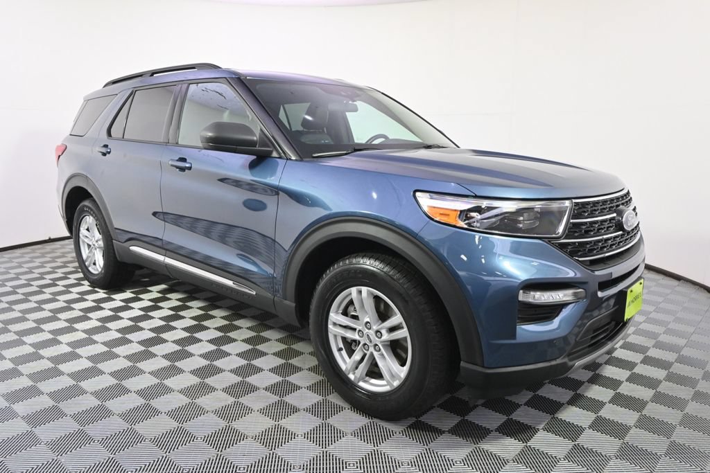 Used 2020 Ford Explorer XLT w/ Equipment Group 202A AWD/4WD image 8