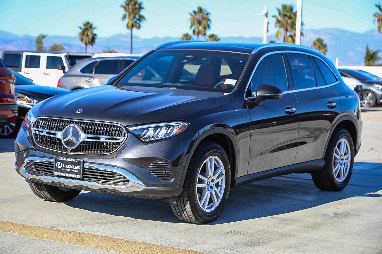 Used 2025 Mercedes-Benz GLC 300 4MATIC image 3