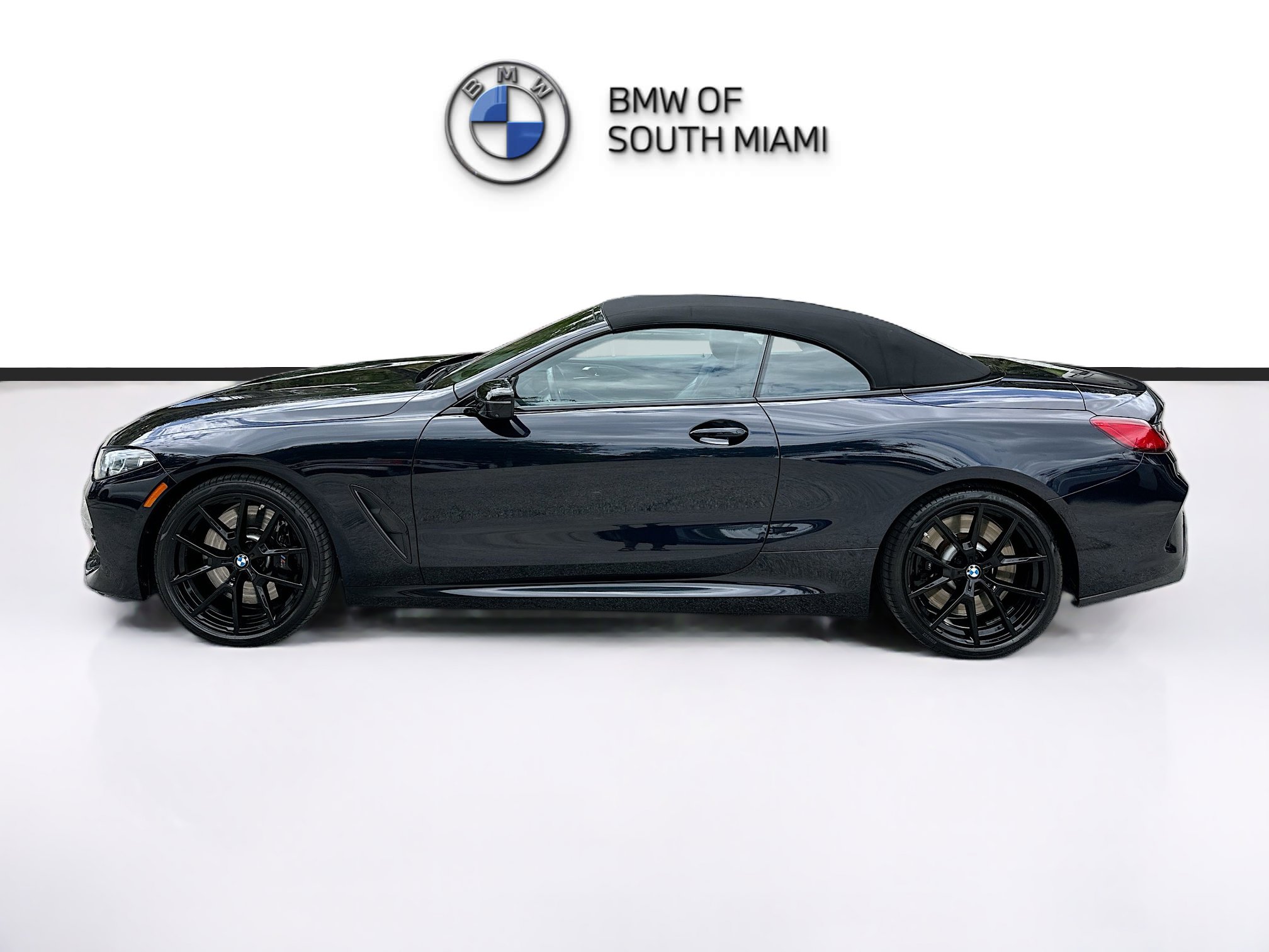 Used 2024 BMW M850i xDrive Convertible AWD/4WD image 4